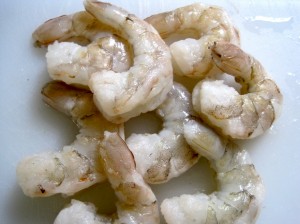 clean raw shrimp