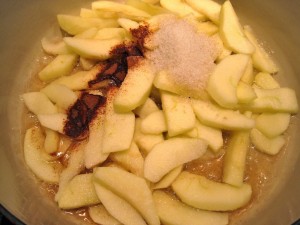 Making applesauce