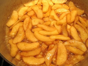 Making applesauce