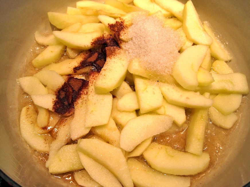Making applesauce