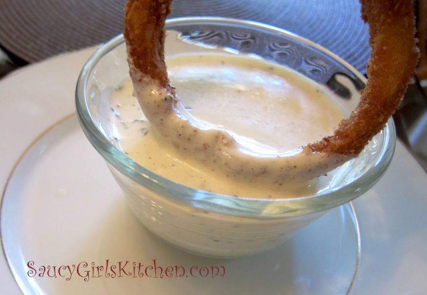 Crispy Onion Ring with Buttermilk Dipping Sauce