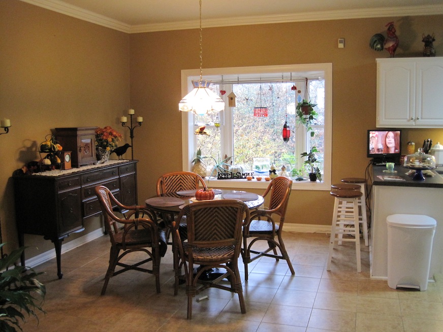 Kitchen before - eating area